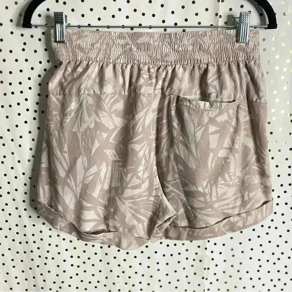 Lululemon Spring Break Away Short *4-way Stretch - Picture 10 of 10